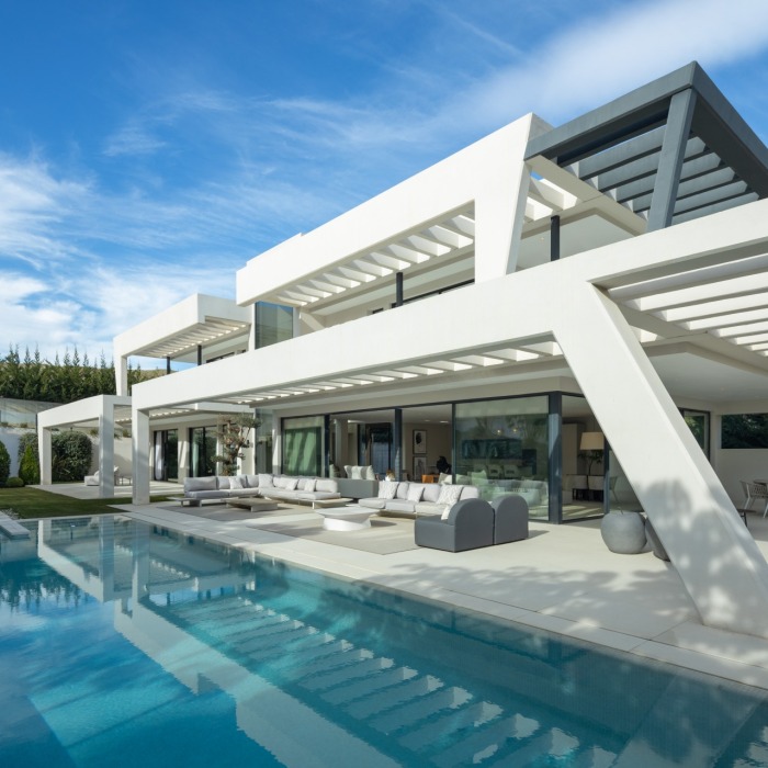 Modern Villa in Haza Del Conde, Nueva Andalucia