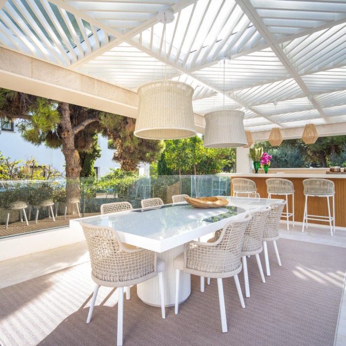 Unique tasteful designer villa in Reales, Marbella Golden Mile | Image 3