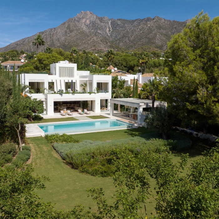 Unique tasteful designer villa in Reales, Marbella Golden Mile