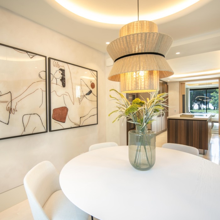 Villa única de diseño y buen gusto en Reales, Milla de Oro de Marbella | Image 18