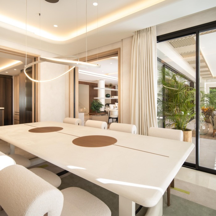 Villa única de diseño y buen gusto en Reales, Milla de Oro de Marbella | Image 16