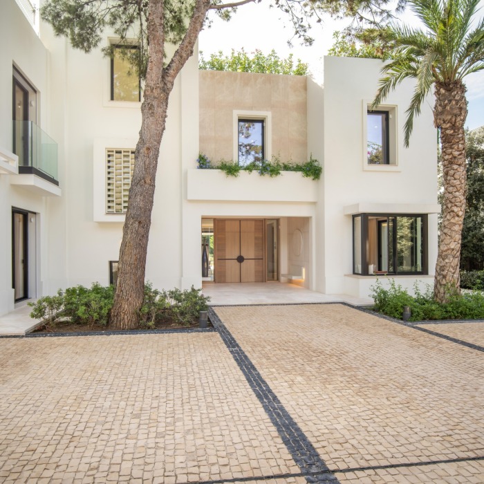 Unique tasteful designer villa in Reales, Marbella Golden Mile | Image 43