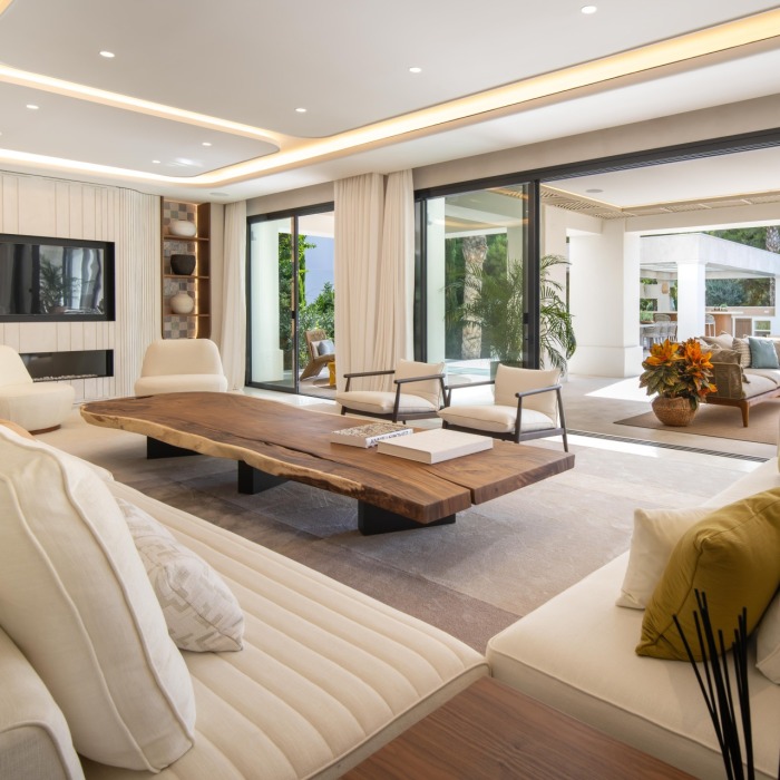 Unique tasteful designer villa in Reales, Marbella Golden Mile | Image 13