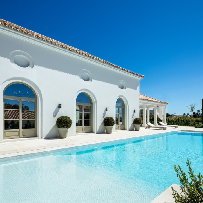 Pretty Modern Villa in La Cerquilla, Nueva Andalucia