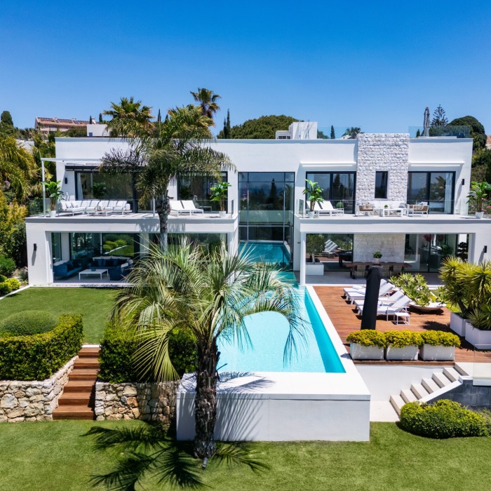 Nueva Villa Moderna con vistas al mar en Marbesa, Marbella Este
