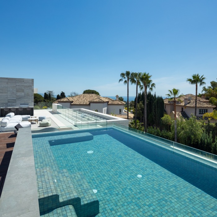 Exquisite modern villa located in the prestigious Atalaya Rio Verde in Nueva Andalucía | Image 24