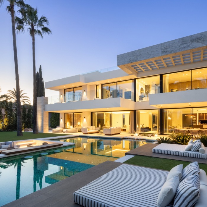 Exquisite modern villa located in the prestigious Atalaya Rio Verde in Nueva Andalucía | Image 27