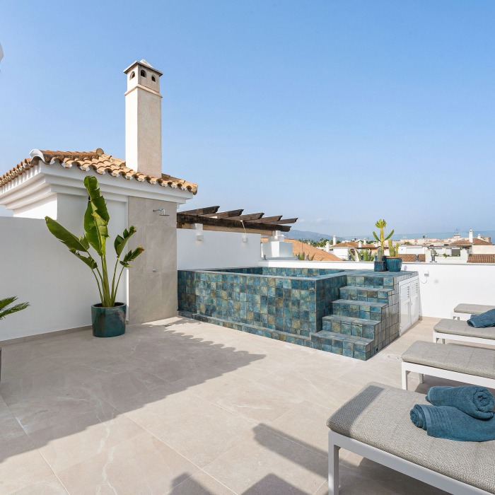 Penthouse Lira – Renovated Penthouse in Mirador del Rodeo, Nueva Andalucia | Image 23