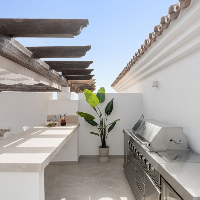 Penthouse Lira – Penthouse rénové à Mirador del Rodeo, Nueva Andalucia | Image 25