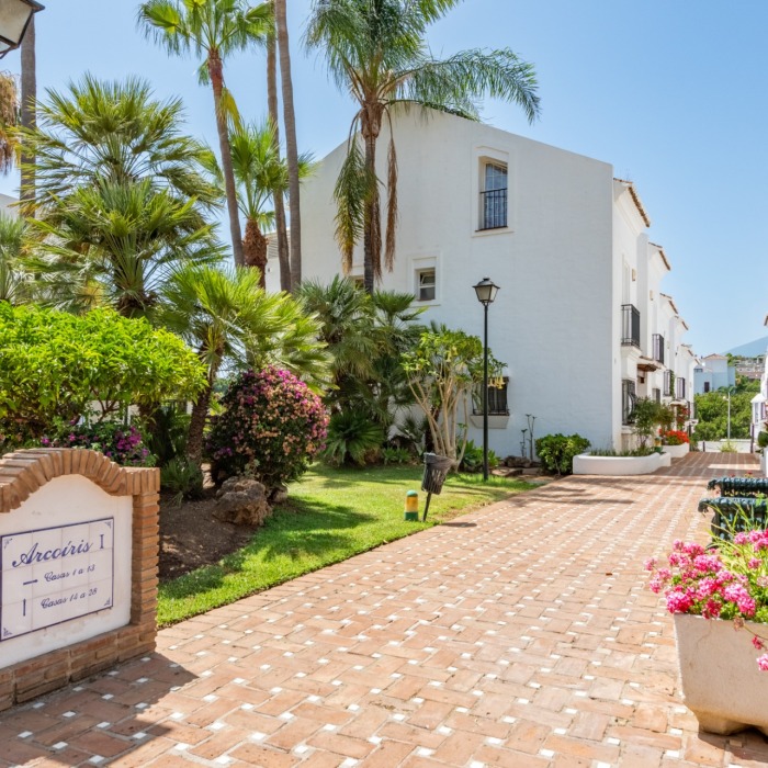 Maison de ville de 3 chambres à coucher à distance de marche de Puente Romano, Marbella | Image 39