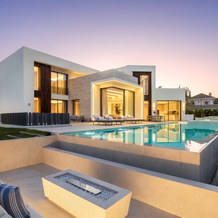 Fantastica Villa Imagine, en primera linea del Club de Golf Las Brisas en Nueva Andalucia