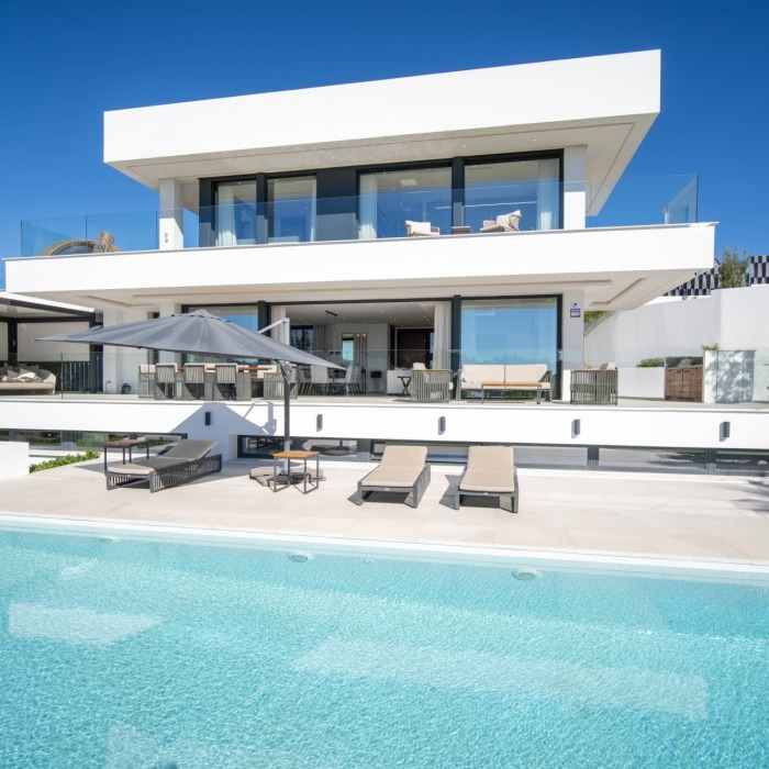 Superbe villa moderne avec un emplacement de choix à Nueva Andalucia | Image 16