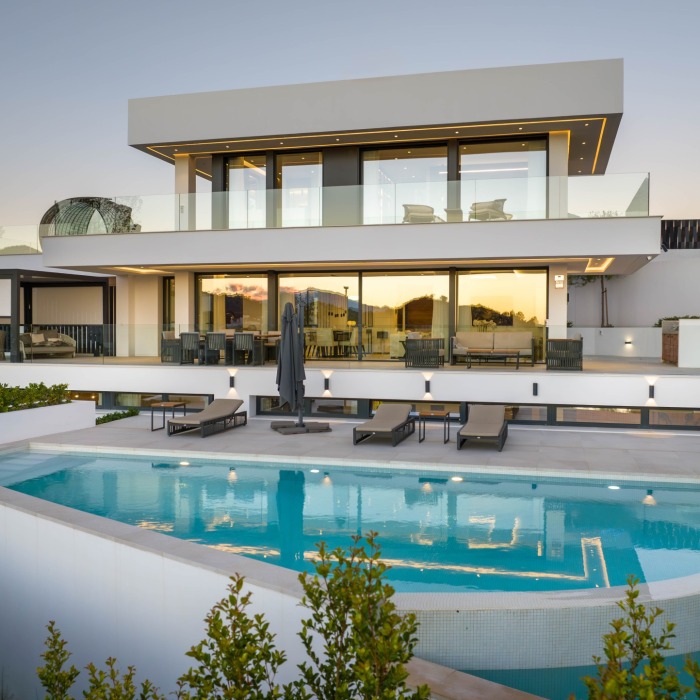 Superb Modern Villa with Prime Location in Nueva Andalucia