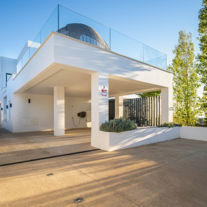 Superb Modern Villa with Prime Location in Nueva Andalucia | Image 22