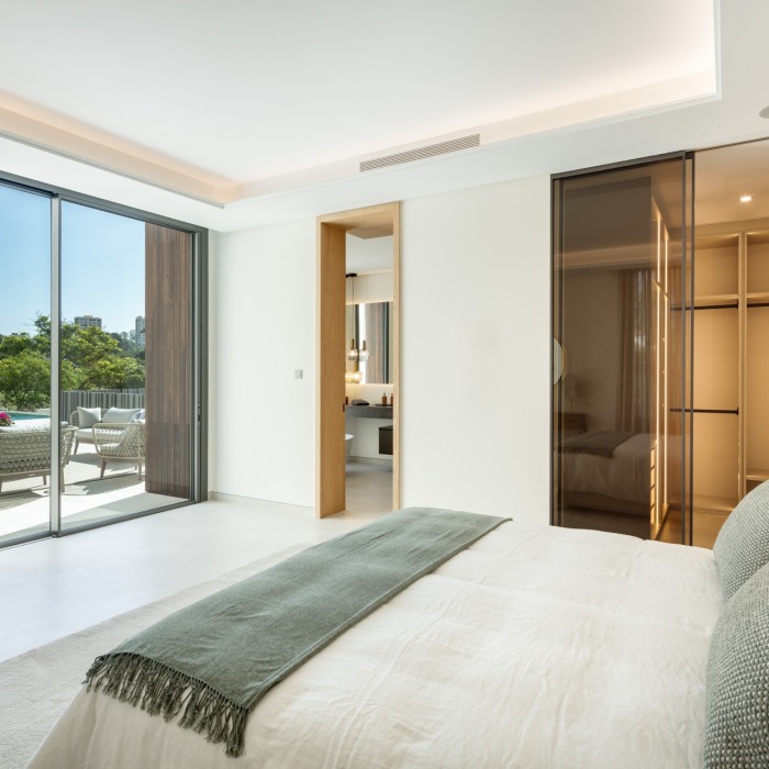 Fantastica Villa Imagine, en primera linea del Club de Golf Las Brisas en Nueva Andalucia | Image 23