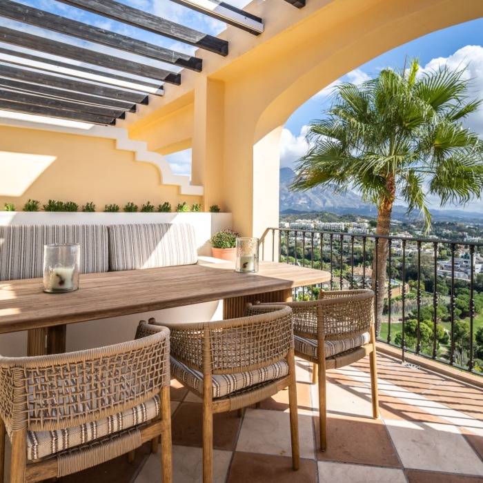 Incredible Penthouse with Panoramic Views in Buenavista, La Quinta, Benahavis | Image 1