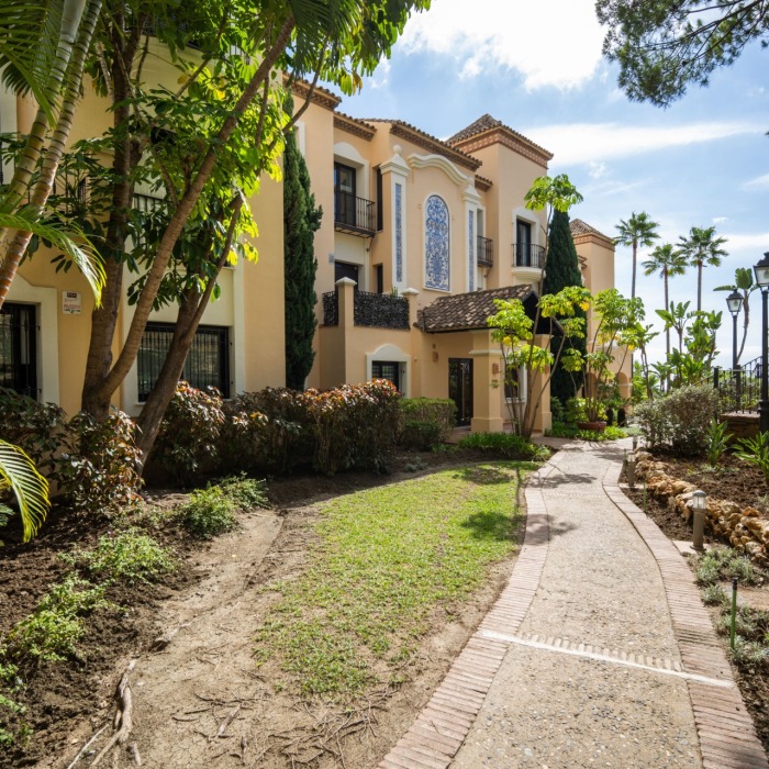 Incredible Penthouse with Panoramic Views in Buenavista, La Quinta, Benahavis | Image 28