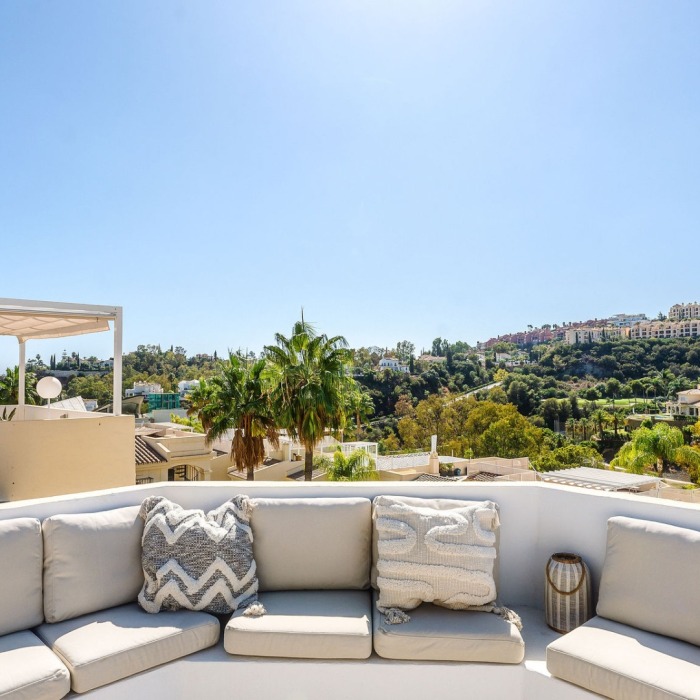 Stylish and modern townhouse located in La Quinta Hills community | Image 30