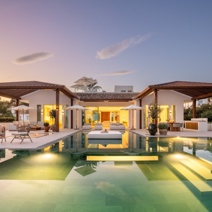 Captivating modern villa steps away from Las Brisas Golf Course, Nueva Andulacia | Image 15