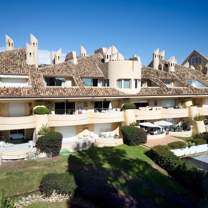 Apartment Breeze: un lujoso refugio en el Valle del Golf en Nueva Andalucía | Image 26