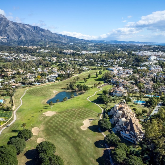 Apartment Breeze: un lujoso refugio en el Valle del Golf en Nueva Andalucía | Image 29