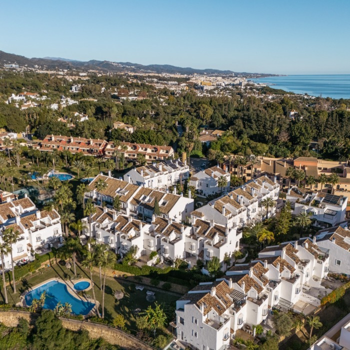 Superbe maison de ville à Altos de Puente Romano, Marbella Golden Mile | Image 44