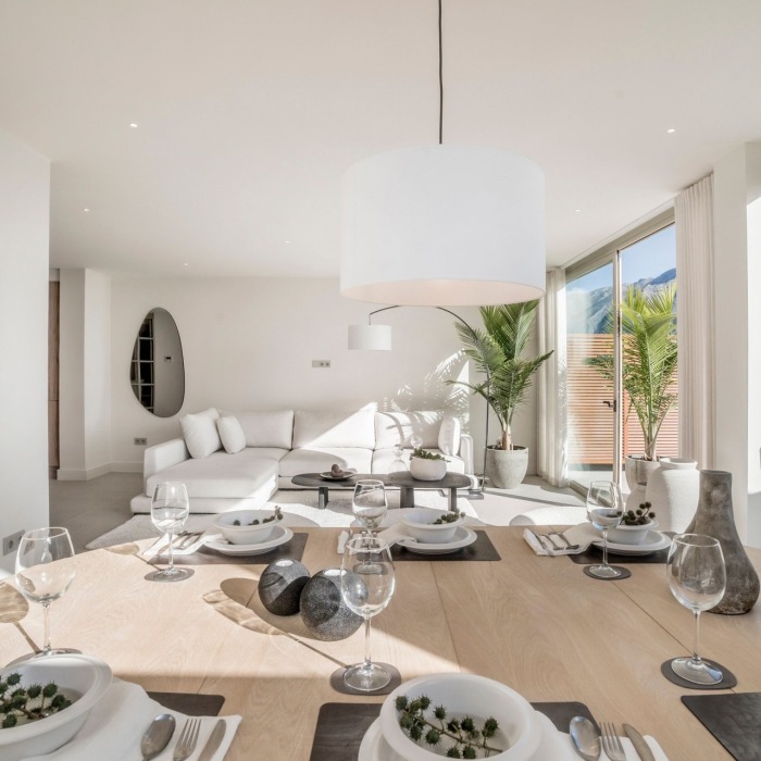 Luxury Ground-Floor Apartment with Private Pool and Sea Views in Nueva Andalucía, Marbella | Image 11
