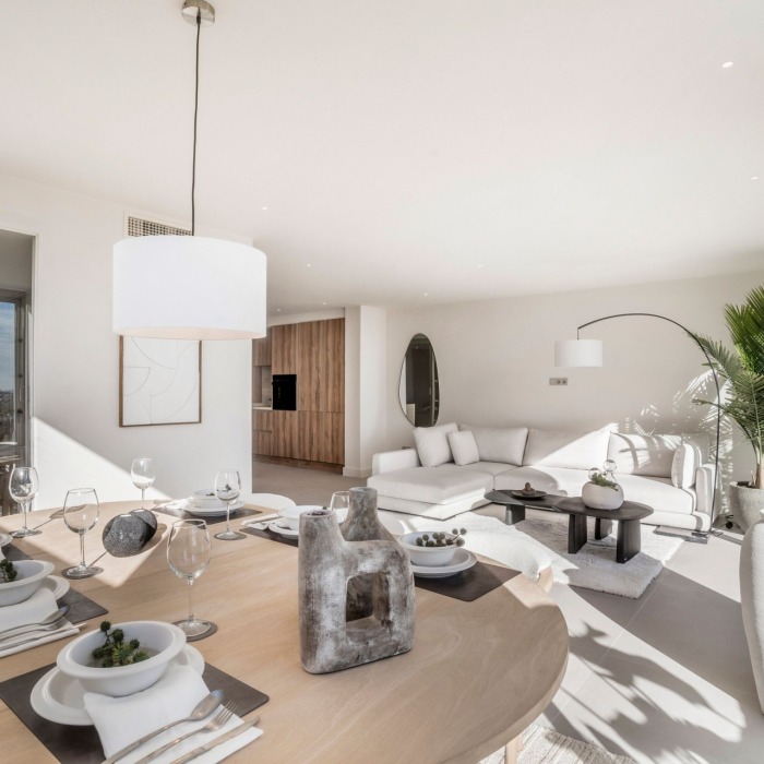 Luxury Ground-Floor Apartment with Private Pool and Sea Views in Nueva Andalucía, Marbella | Image 12