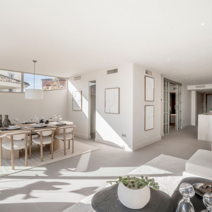 Luxury Ground-Floor Apartment with Private Pool and Sea Views in Nueva Andalucía, Marbella | Image 14