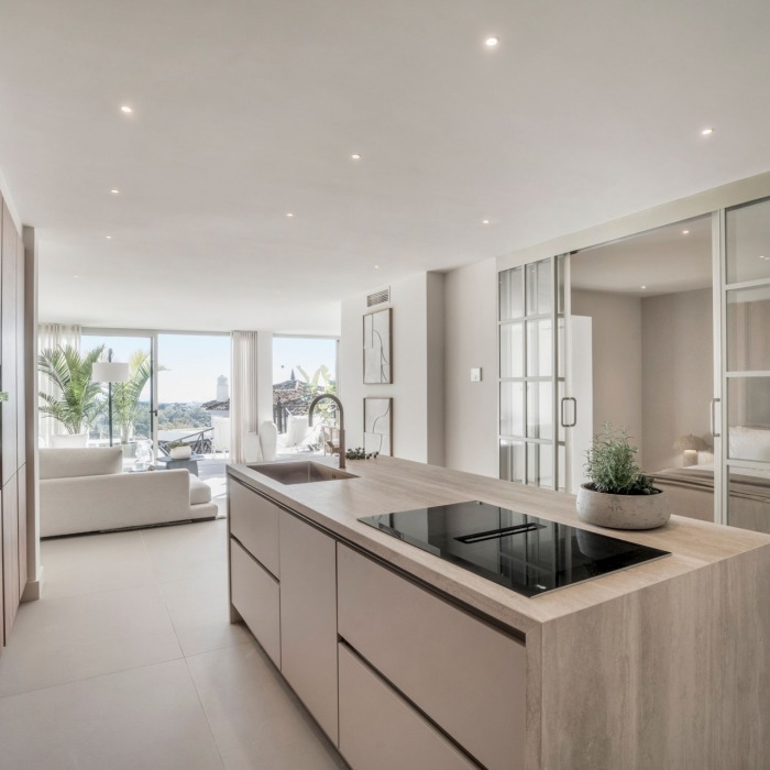 Luxury Ground-Floor Apartment with Private Pool and Sea Views in Nueva Andalucía, Marbella | Image 18