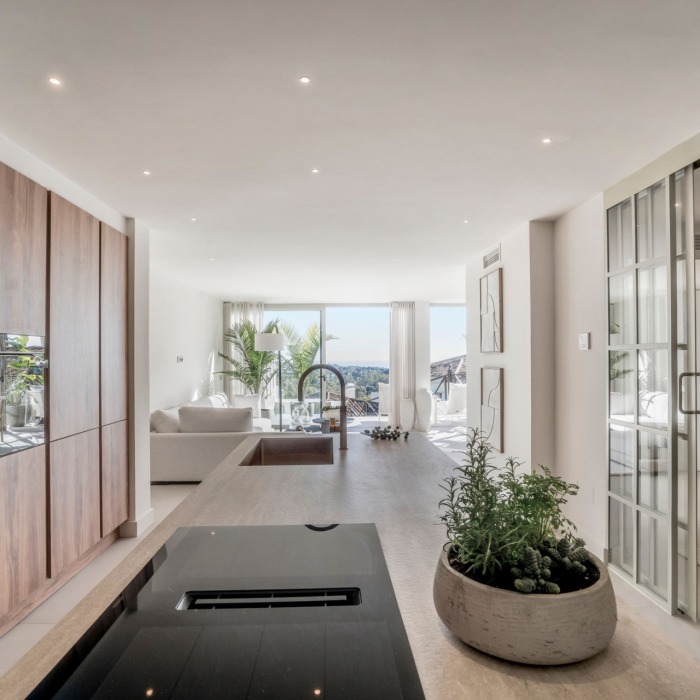 Luxury Ground-Floor Apartment with Private Pool and Sea Views in Nueva Andalucía, Marbella | Image 19
