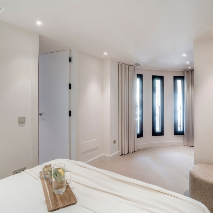 Luxury Ground-Floor Apartment with Private Pool and Sea Views in Nueva Andalucía, Marbella | Image 27