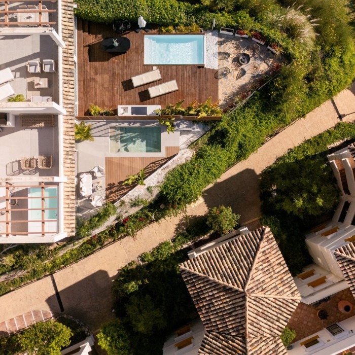 Luxury Ground-Floor Apartment with Private Pool and Sea Views in Nueva Andalucía, Marbella | Image 7