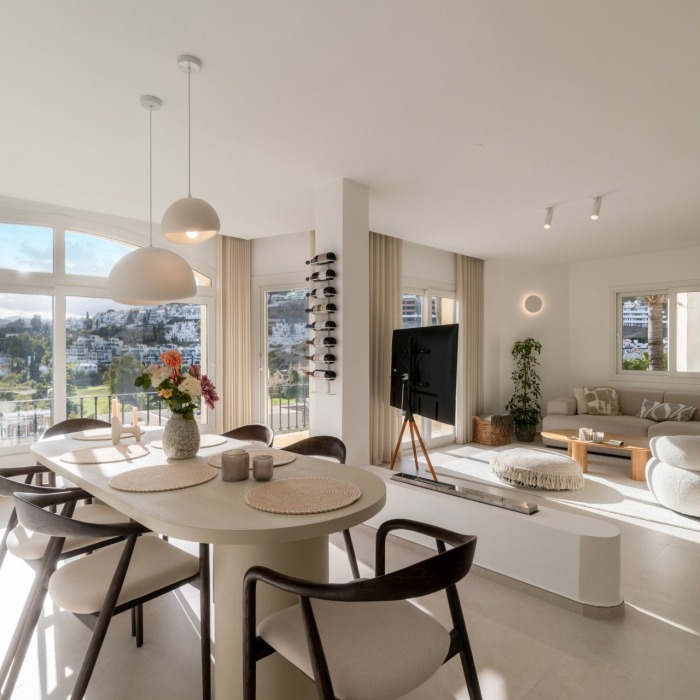 Stylish 3-Bedroom Duplex Penthouse with Breathtaking View