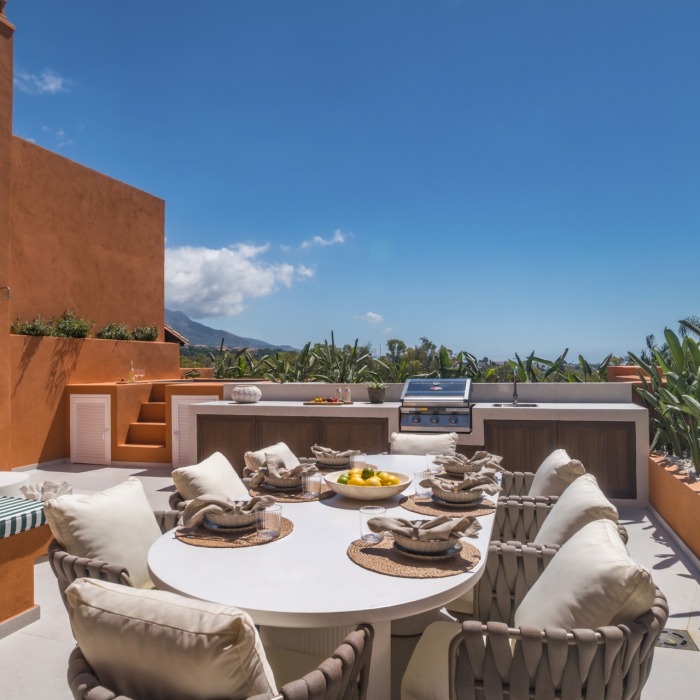 Luxueux penthouse en duplex de 4 chambres à vendre à Nueva Andalucía avec vue sur la mer et piscine privée sur le toit | Image 16