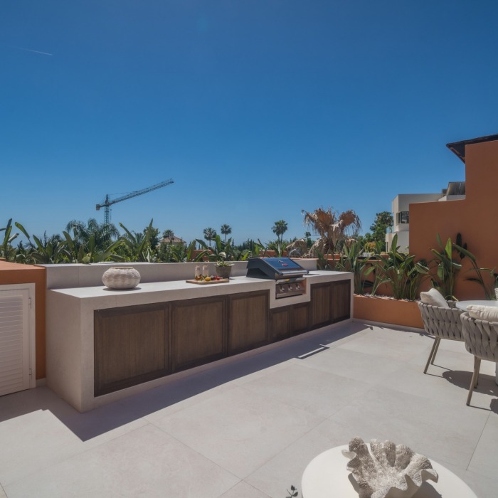 Luxueux penthouse en duplex de 4 chambres à vendre à Nueva Andalucía avec vue sur la mer et piscine privée sur le toit | Image 19