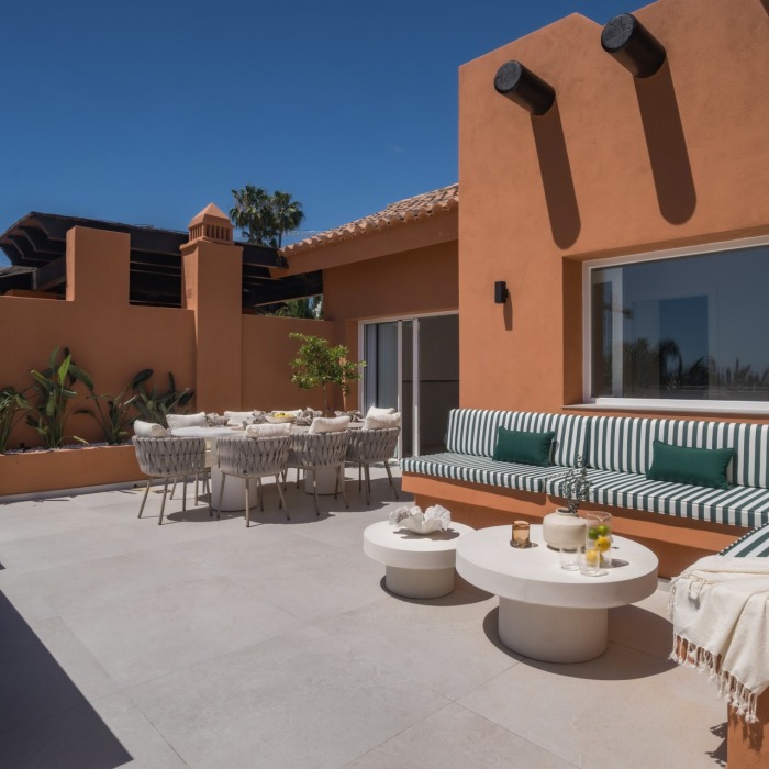 Luxueux penthouse en duplex de 4 chambres à vendre à Nueva Andalucía avec vue sur la mer et piscine privée sur le toit | Image 20