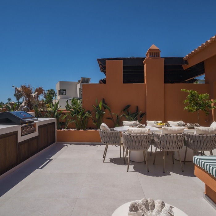 Luxueux penthouse en duplex de 4 chambres à vendre à Nueva Andalucía avec vue sur la mer et piscine privée sur le toit | Image 21