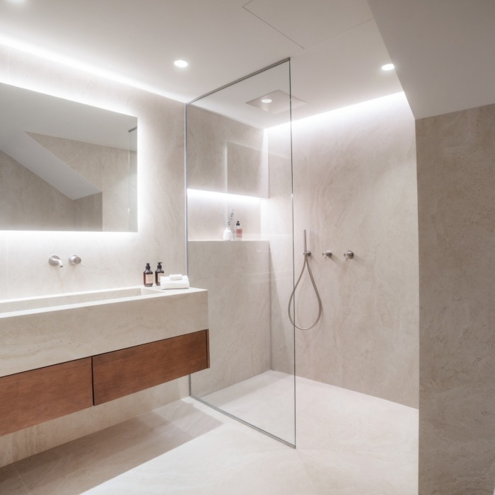 Luxueux penthouse en duplex de 4 chambres à vendre à Nueva Andalucía avec vue sur la mer et piscine privée sur le toit | Image 31