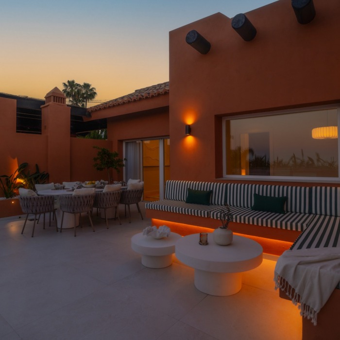 Luxueux penthouse en duplex de 4 chambres à vendre à Nueva Andalucía avec vue sur la mer et piscine privée sur le toit | Image 34