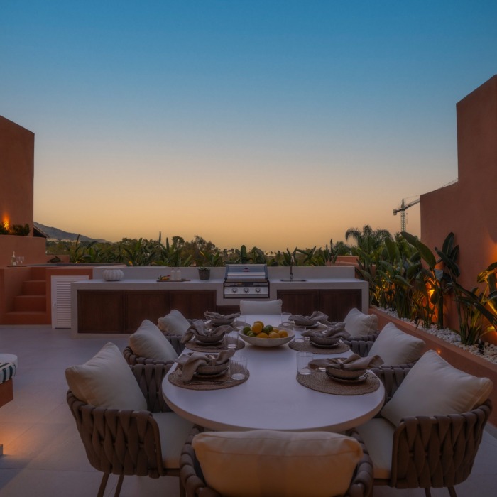 Luxueux penthouse en duplex de 4 chambres à vendre à Nueva Andalucía avec vue sur la mer et piscine privée sur le toit | Image 35