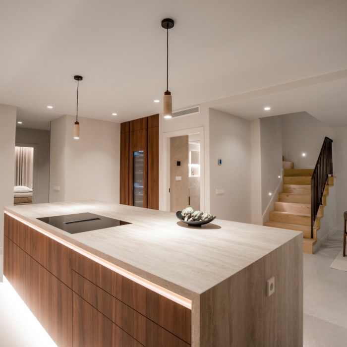 Luxueux penthouse en duplex de 4 chambres à vendre à Nueva Andalucía avec vue sur la mer et piscine privée sur le toit | Image 40
