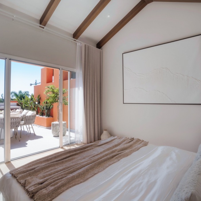 Luxueux penthouse en duplex de 4 chambres à vendre à Nueva Andalucía avec vue sur la mer et piscine privée sur le toit | Image 8