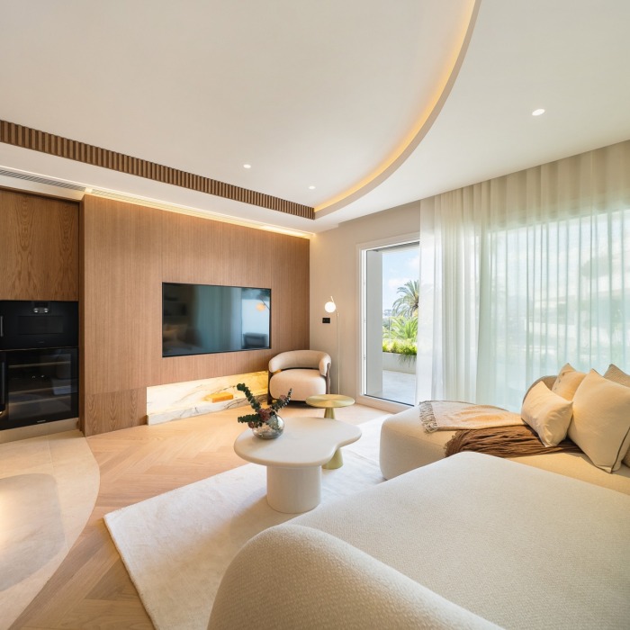 Fully renovated 3 bedroom apartment in Lomas de Marbella Club, Marbella Golden Mile