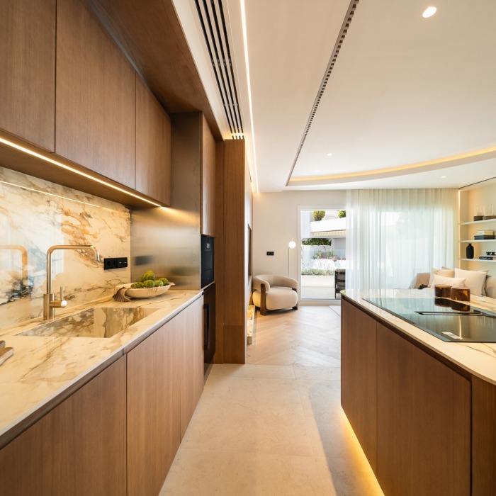 Fully renovated 3 bedroom apartment in Lomas de Marbella Club, Marbella Golden Mile | Image 37