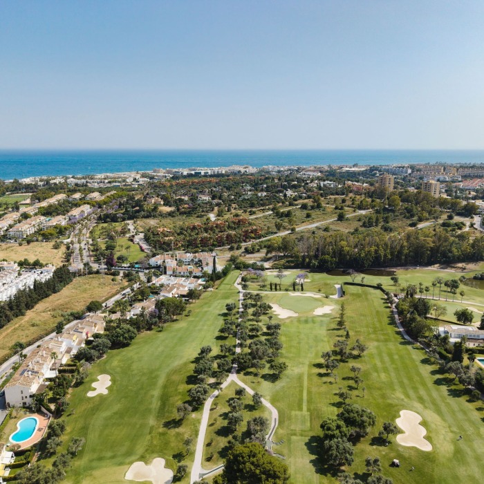 Casa Los Olivos – Maison de ville rénovée avec vue sur le golf à Nueva Andalucia | Image 36