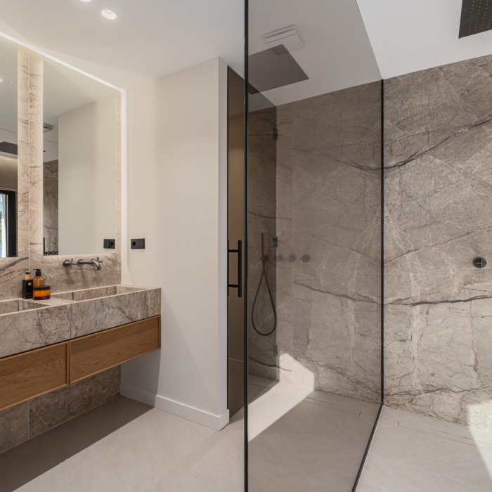 Maison Vue : Maison de ville luxueusement rénovée à vendre à La Quinta Hills, Benahavís | Image 17