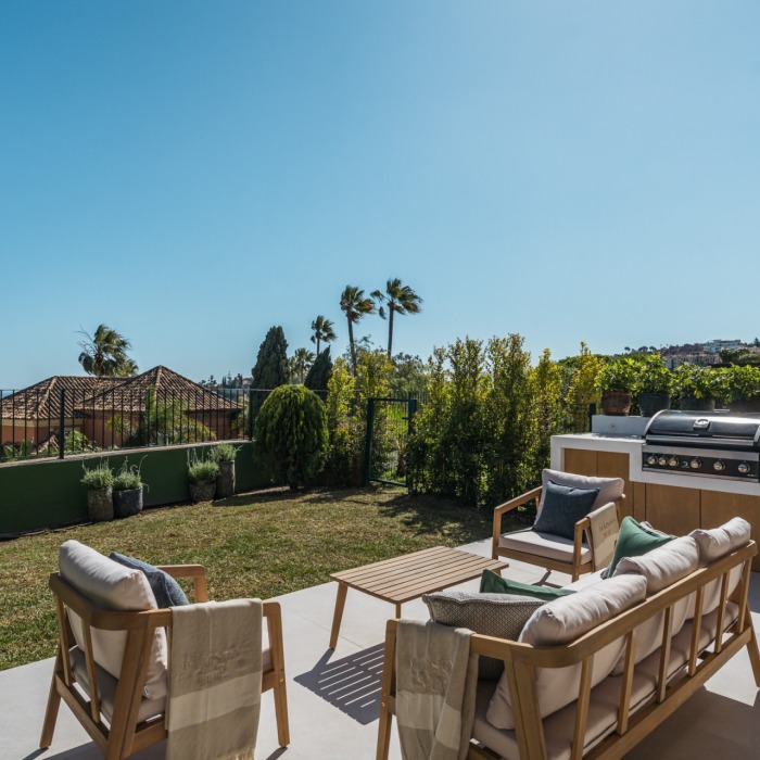 Maison Vue : Maison de ville luxueusement rénovée à vendre à La Quinta Hills, Benahavís | Image 22