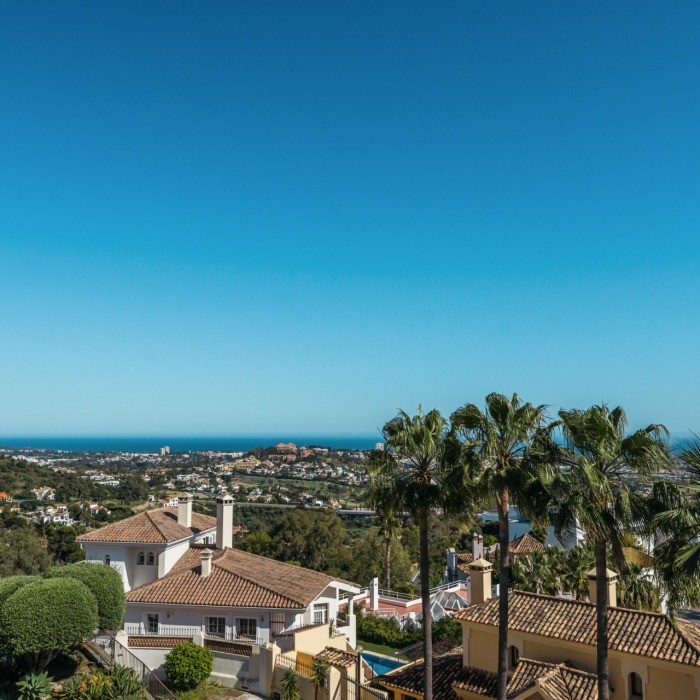 Maison Vue : Maison de ville luxueusement rénovée à vendre à La Quinta Hills, Benahavís | Image 25