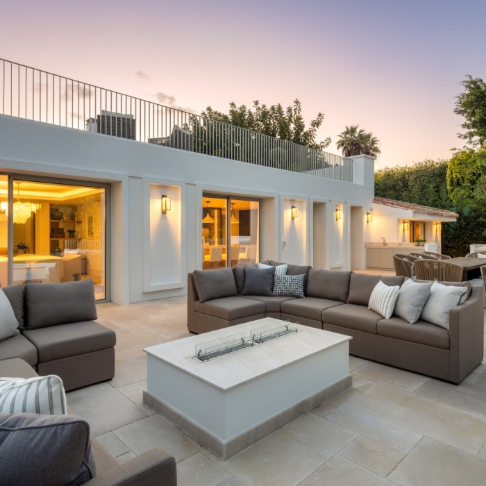 Villa de lujo en venta en la Milla de Oro de Marbella: casa contemporánea a estrenar con pista de tenis | Image 17